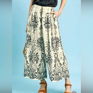 ♥️Hello Gorgeous! Border Print Wide Leg Pants - Cream/Black